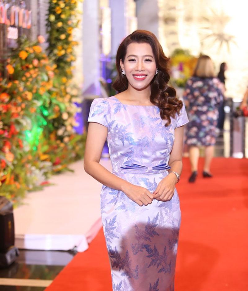 Trước đám cưới, Nhã Phương xuất hiện đẹp rạng rỡ trong đêm trao giải VTV Awards - 12