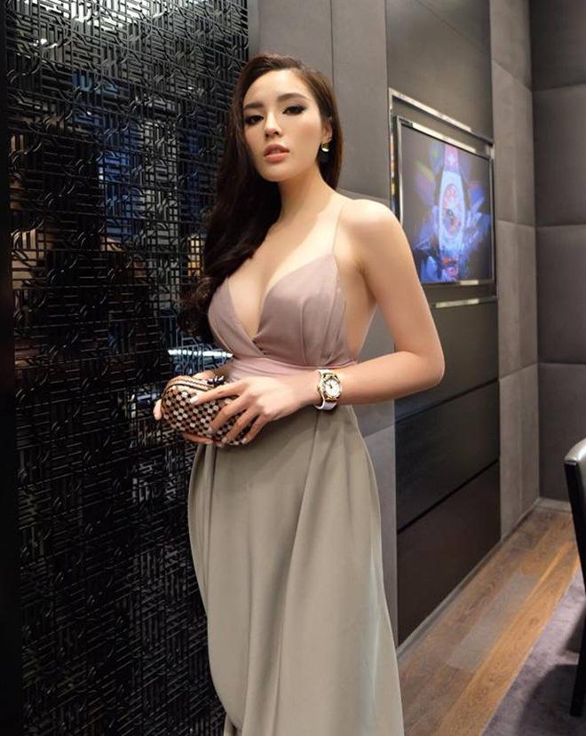 22 tuoi, hoa hau ky duyen giau co nao, kiem tien bac ty tu dau? - 7