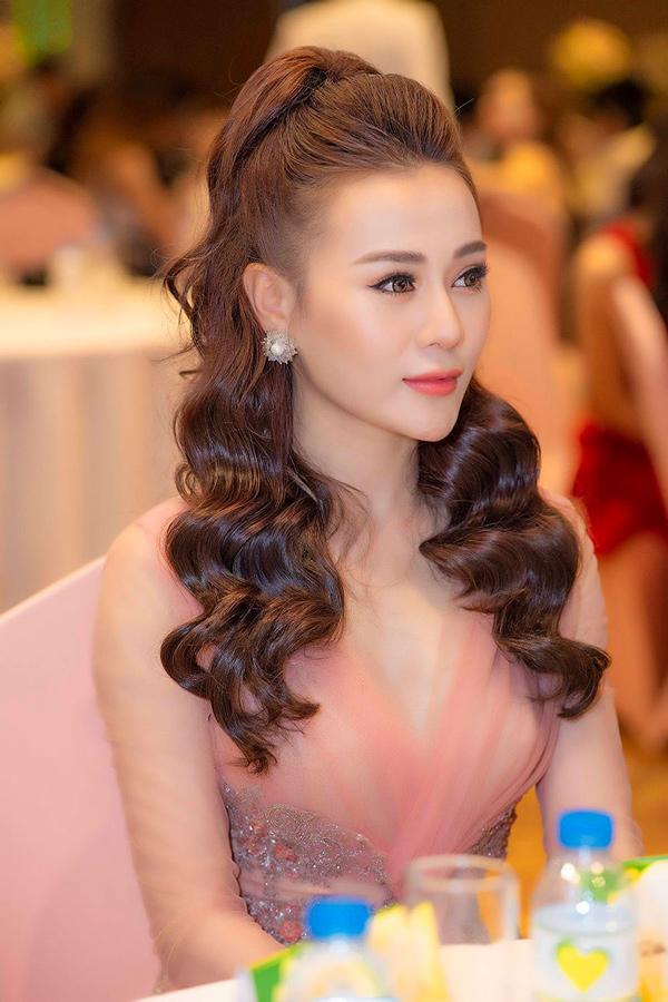dang cap nhu "quynh bup be": so do chuan hoa hau, nhan sac can moi phong cach! - 1