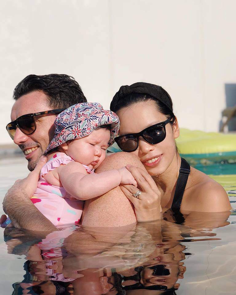 Hơn 2 tháng, con gái Hà Anh nặng gần 8kg, má phúng phính amp;#34;búng ra sữaamp;#34; - 5