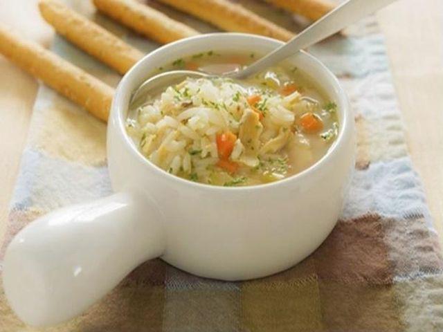 cau be 3 tuoi bi viem da day do an com chan canh, canh bao thoi quen rat nguy hiem - 3