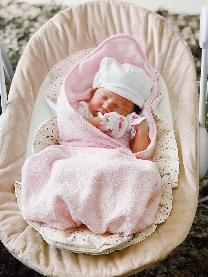 Đây là cách siêu mẫu Hà Anh nuôi con khiến bé trở thành cô nhóc bụ bẫm amp;#34;vạn người mêamp;#34; - 6