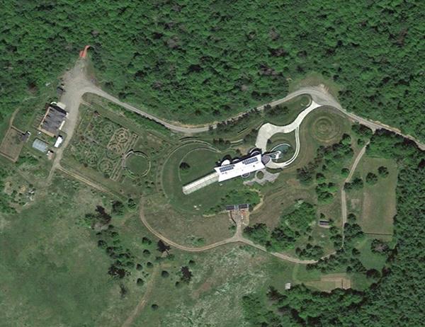 to mo can biet thu la, rong gan 800m2 ma tien dien chi het 500.000d/thang - 1