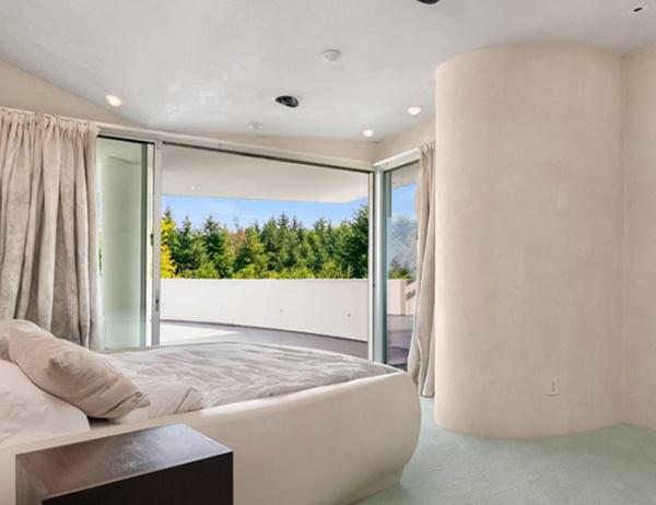 to mo can biet thu la, rong gan 800m2 ma tien dien chi het 500.000d/thang - 15