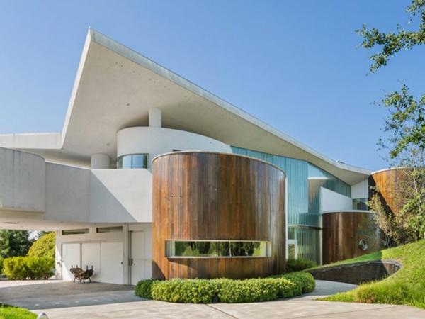 to mo can biet thu la, rong gan 800m2 ma tien dien chi het 500.000d/thang - 2