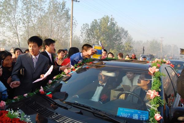 Đám cưới ở nông thôn 11 năm trước gây sốt: Khách mời chỉ mừng cưới hơn 30 nghìn đồng - 4