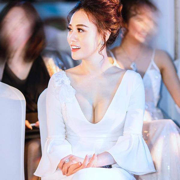 Đã quá xinh đẹp, nhưng amp;#34;Quỳnh búp bêamp;#34; vẫn muốn phẫu thuật thẩm mỹ để hoàn thiện hơn nữa? - 1