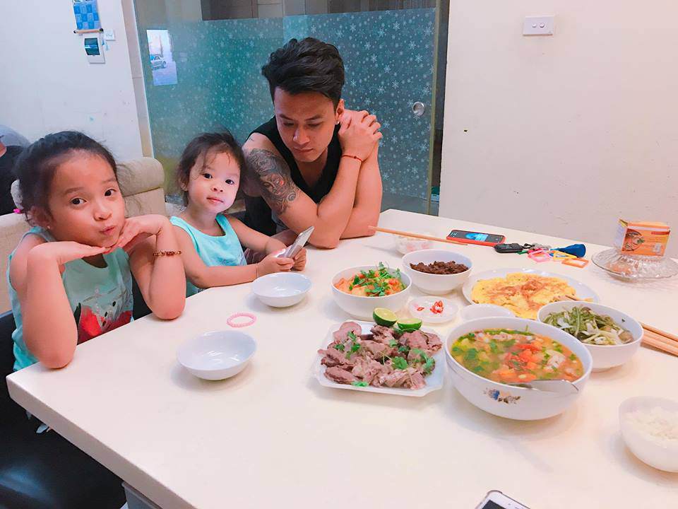 hong dang dong cung toan my nhan nhung toi van ve voi vo nho nhung mam com day ap nay - 2