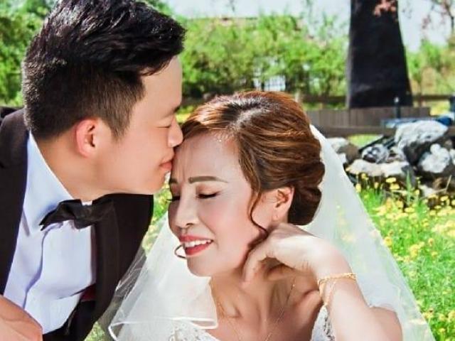 Ngày cưới cận kề, chú rể 26 lấy cô dâu 62 tuổi nói thẳng lý do quyết lấy vợ già