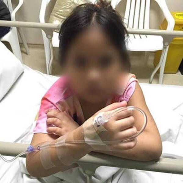 con gai vua om tay vua khoc &#34;me oi, cuu con&#34;, den khi vao vien me lap tuc hoi han - 1
