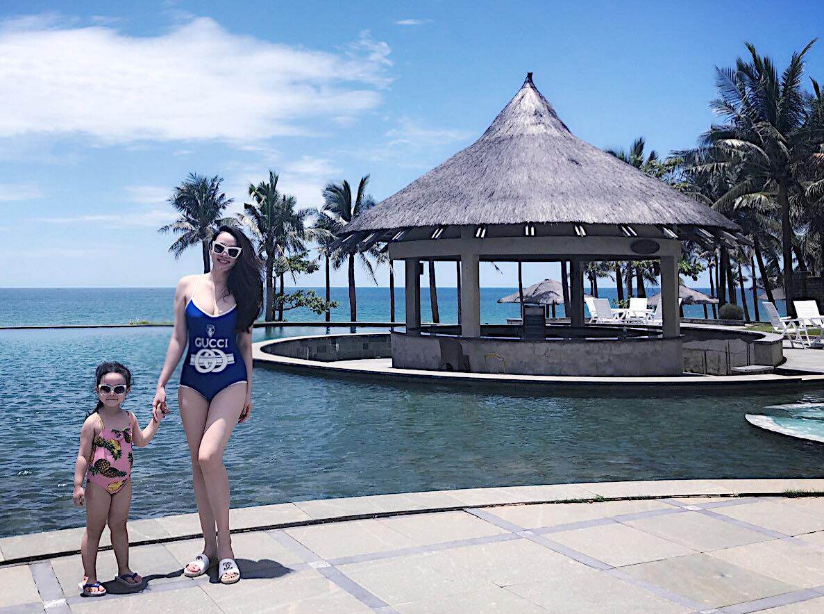 Con gái 3 tuổi của Trang Nhung hút hàng ngàn lượt xem khi vừa đánh đàn, vừa hát - 3