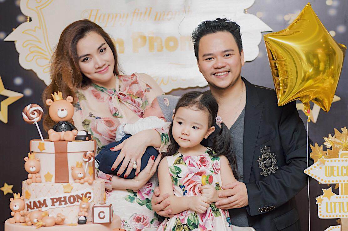 Con gái 3 tuổi của Trang Nhung hút hàng ngàn lượt xem khi vừa đánh đàn, vừa hát - 6