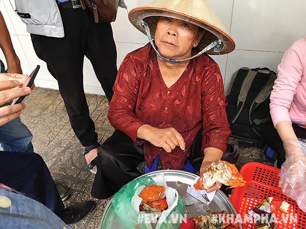 lai xuat hien nguoi phu nu mang 3 con cua 919.000 keu bi op, di ba truc tiep den tien - 3