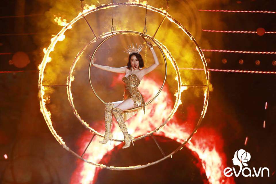 Tân hoa hậu Việt Nam gọi tên Trần Tiểu Vy - cô gái vừa tròn 18 tuổi! - 12