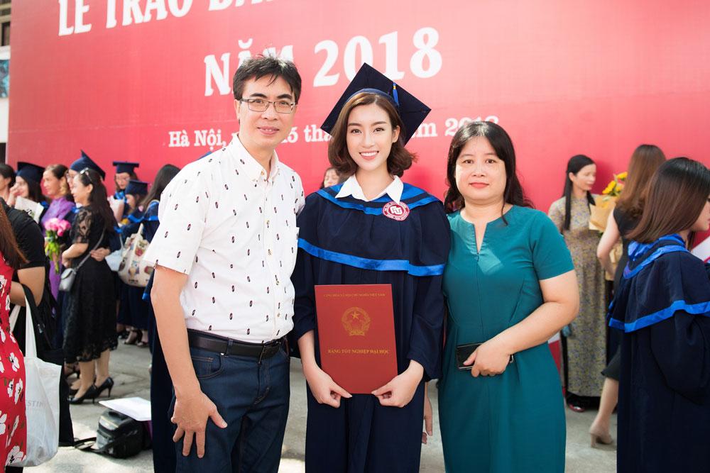 Trước khi trao lại vương miện, mẹ Đỗ Mỹ Linh chia sẻ bí mật amp;#34;chưa lên sóngamp;#34; của con gái - 3