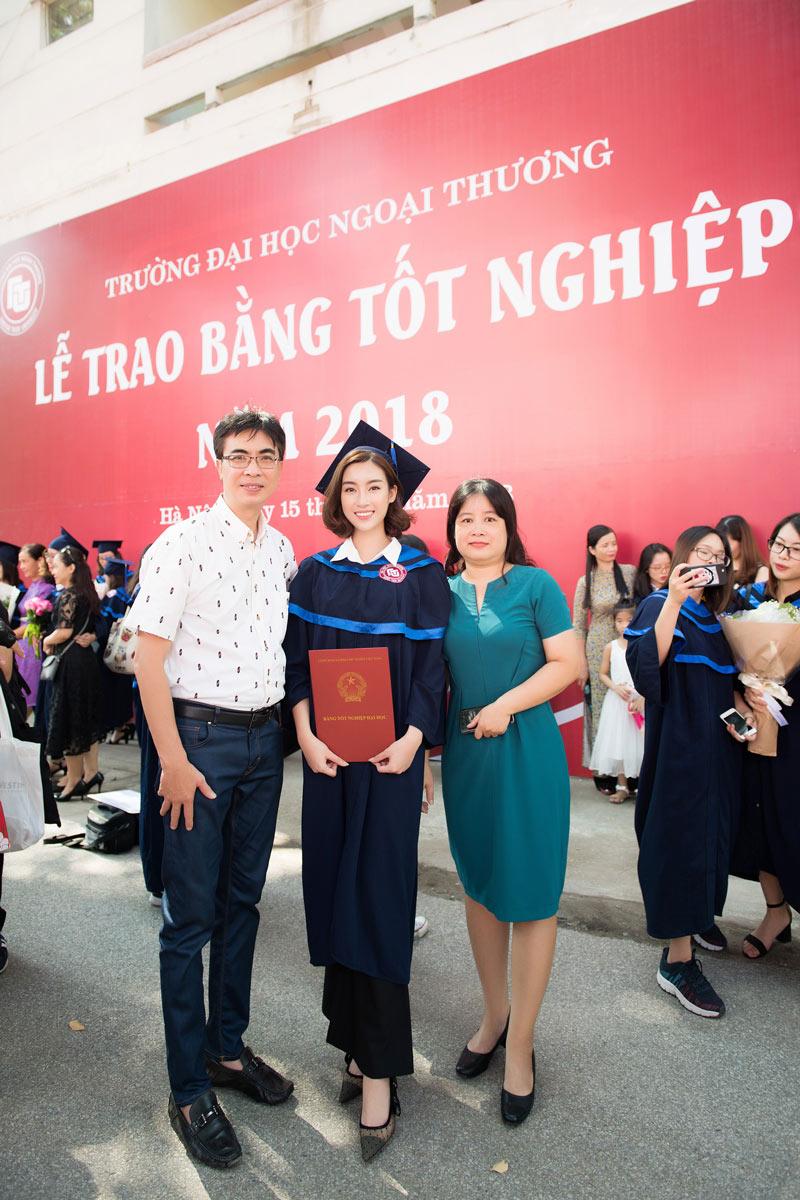 Trước khi trao lại vương miện, mẹ Đỗ Mỹ Linh chia sẻ bí mật amp;#34;chưa lên sóngamp;#34; của con gái - 4