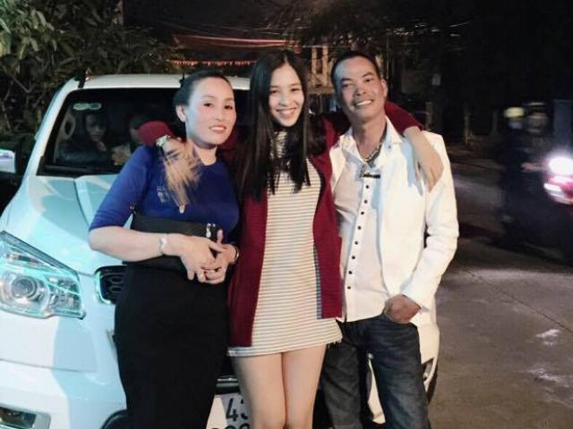 Bố mẹ tân Hoa hậu Tiểu Vy gây sốt bởi trẻ trung, chất chơi gấp mấy lần con gái