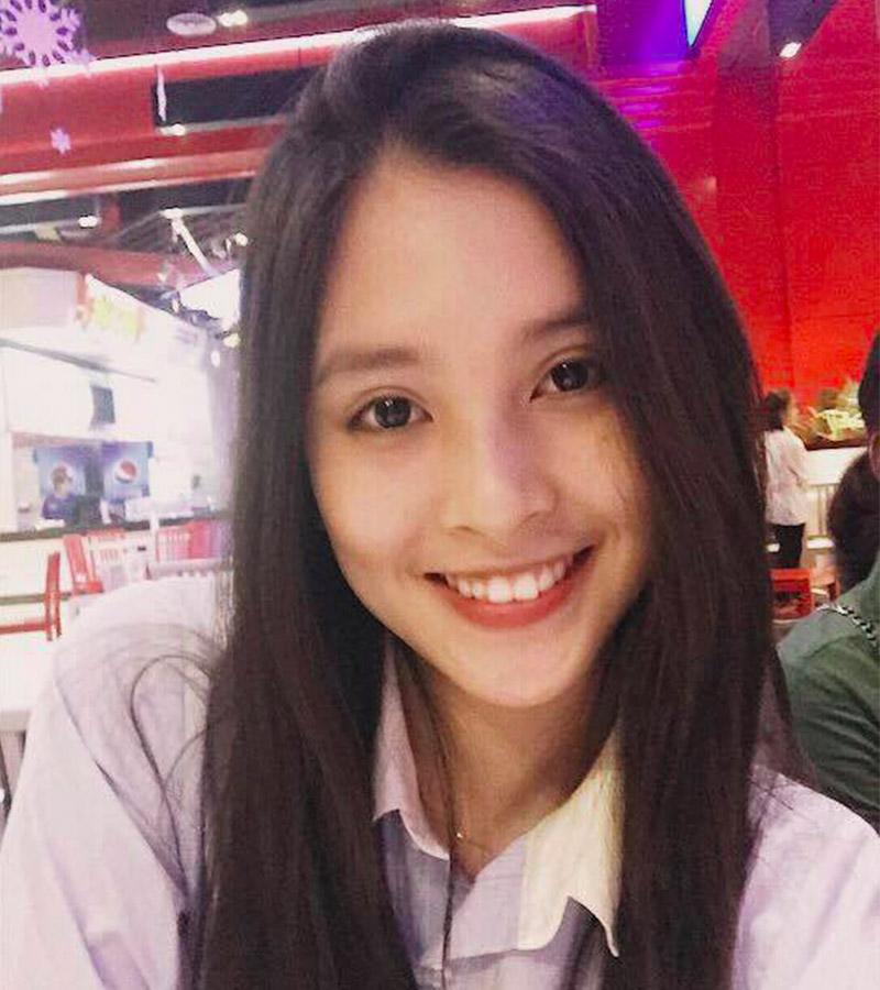 Tân Hoa hậu Việt Nam 2018 là minh chứng cho việc đã đẹp thì dù không trang điểm vẫn là chuyện thường.
