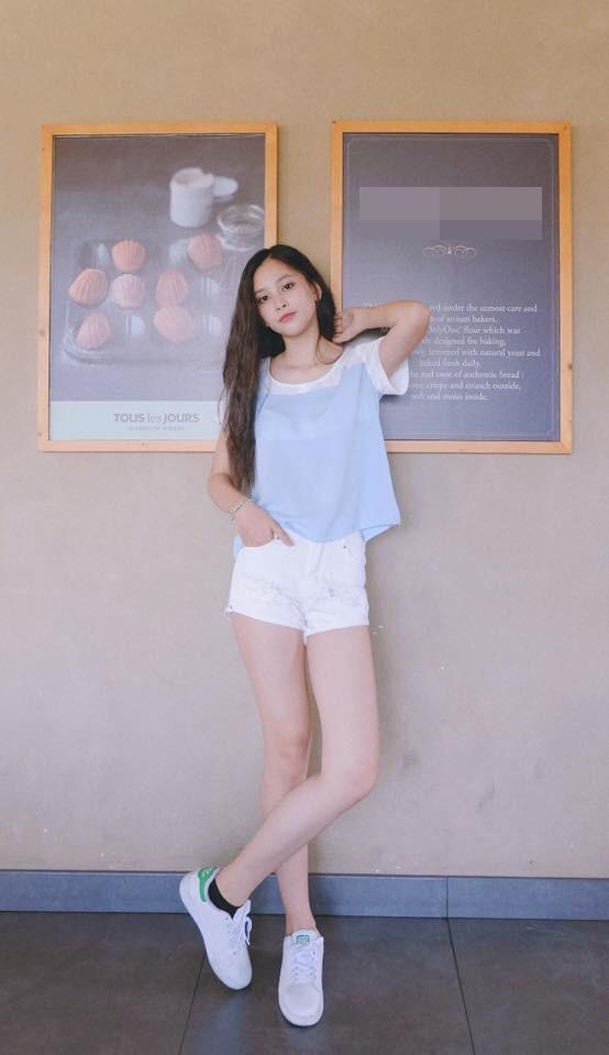 Chẳng cần váy áo trăm triệu, Hoa hậu Tiểu Vy vẫn xinh đẹp với hai món đồ này - 6