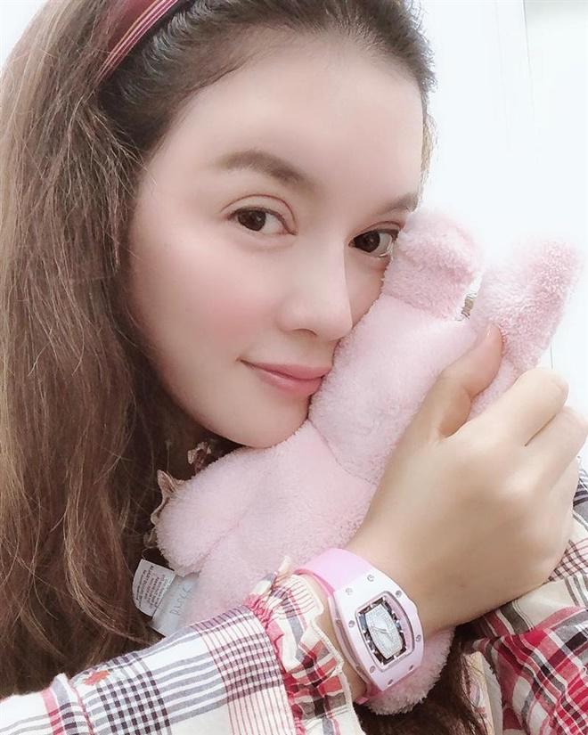 Sao Việt 24h: Con trai ca sĩ Thu Phương “diễn kinh hơn mẹ” - 12