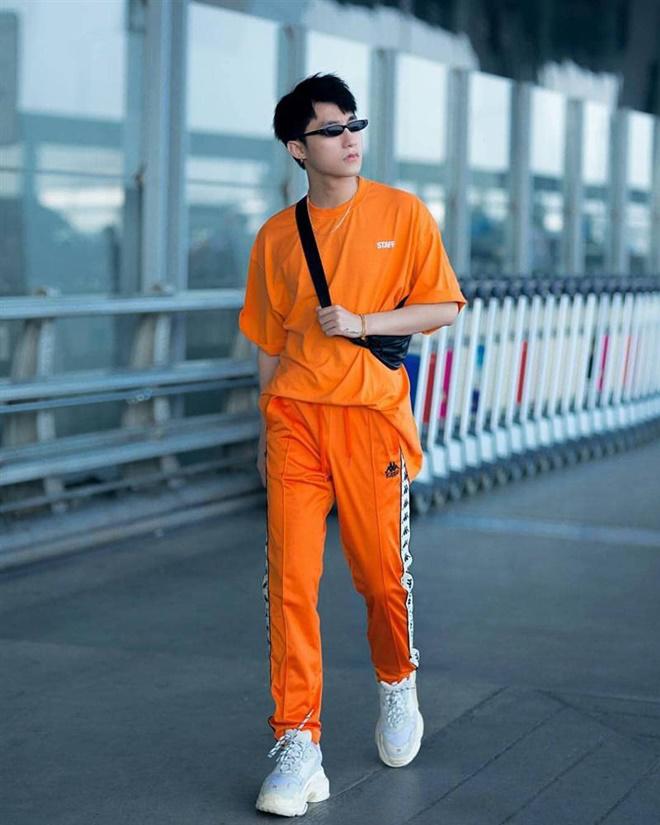 Sao Việt 24h: Con trai ca sĩ Thu Phương “diễn kinh hơn mẹ” - 14