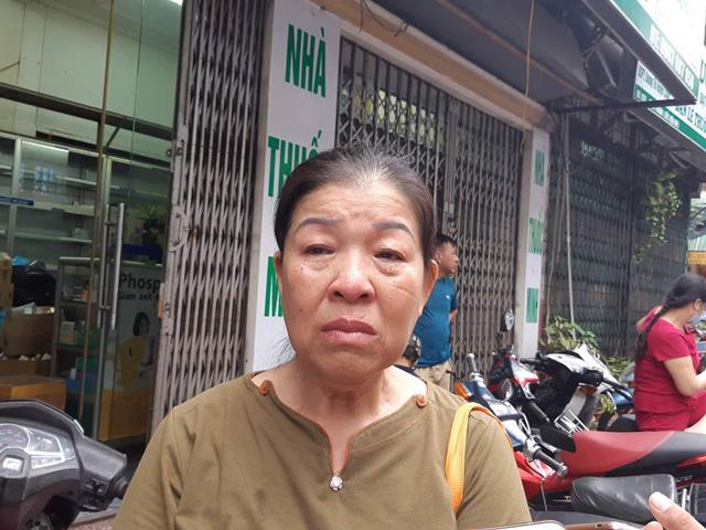 Vụ cháy lớn gần viện Nhi: Xót xa cảnh bà 60 tuổi, ôm cháu mắc ung thư ngủ vỉa hè - 1