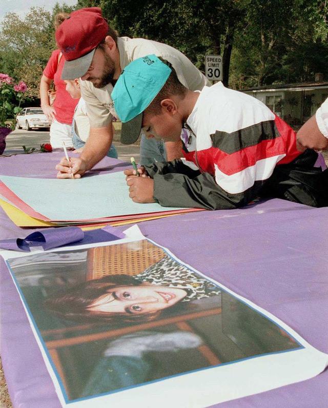 Bé gái mất tích suốt 7 ngày và điều kinh hãi dưới tấm đệm chảy nước nhà hàng xóm - 2