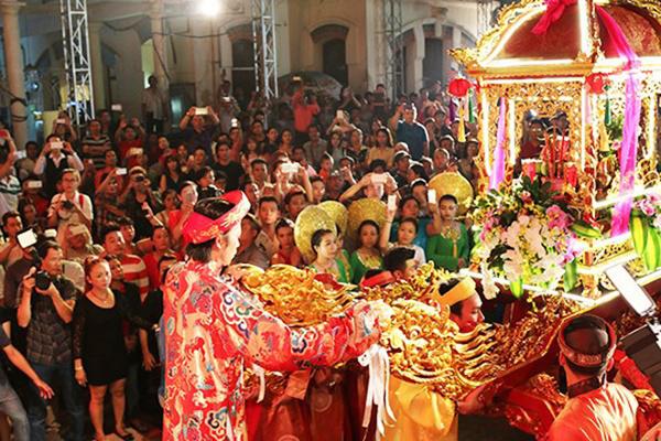 can canh den tho tram ty duoc hoai linh xay de don nghe si ve gio to - 5