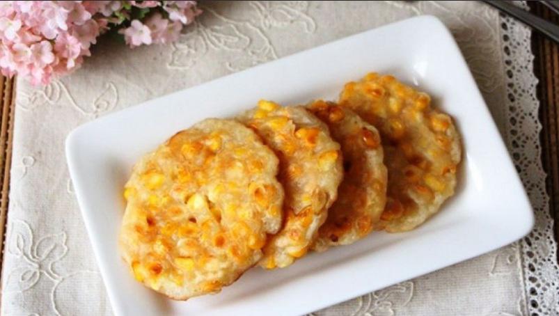 Chị em nào amp;#34;lườiamp;#34; nấu ăn sáng, làm ngay bánh ngô chiên chỉ 10 phút là xong - 4