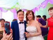 Tin tức - Cô dâu 62 tuổi vòng vàng trĩu cổ lên xe hoa theo chàng 26 tuổi "về dinh"