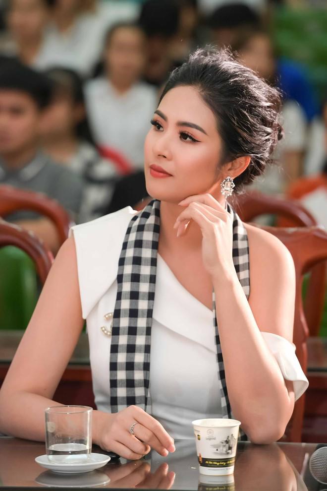 Hoa hậu Ngọc Hân: amp;#34;Tôi lường hết được những gì sẽ diễn ra với Tiểu Vyamp;#34; - 5