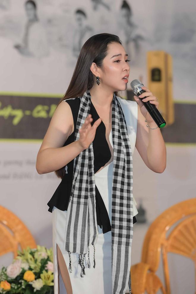 Hoa hậu Ngọc Hân: amp;#34;Tôi lường hết được những gì sẽ diễn ra với Tiểu Vyamp;#34; - 9