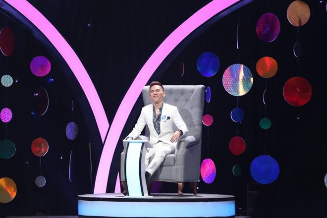 Hài hước: Đi hẹn hò, amp;#34;cô mẫu cò hươngamp;#34; Cao Ngân hỏi ý kiến các trai về ngực lép - 4