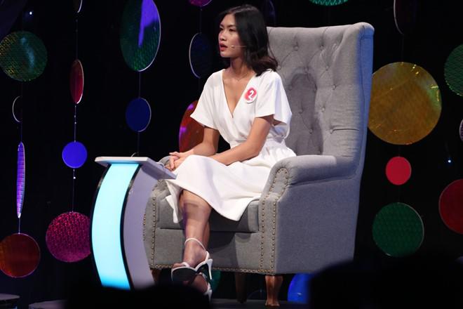 Hài hước: Đi hẹn hò, amp;#34;cô mẫu cò hươngamp;#34; Cao Ngân hỏi ý kiến các trai về ngực lép - 9