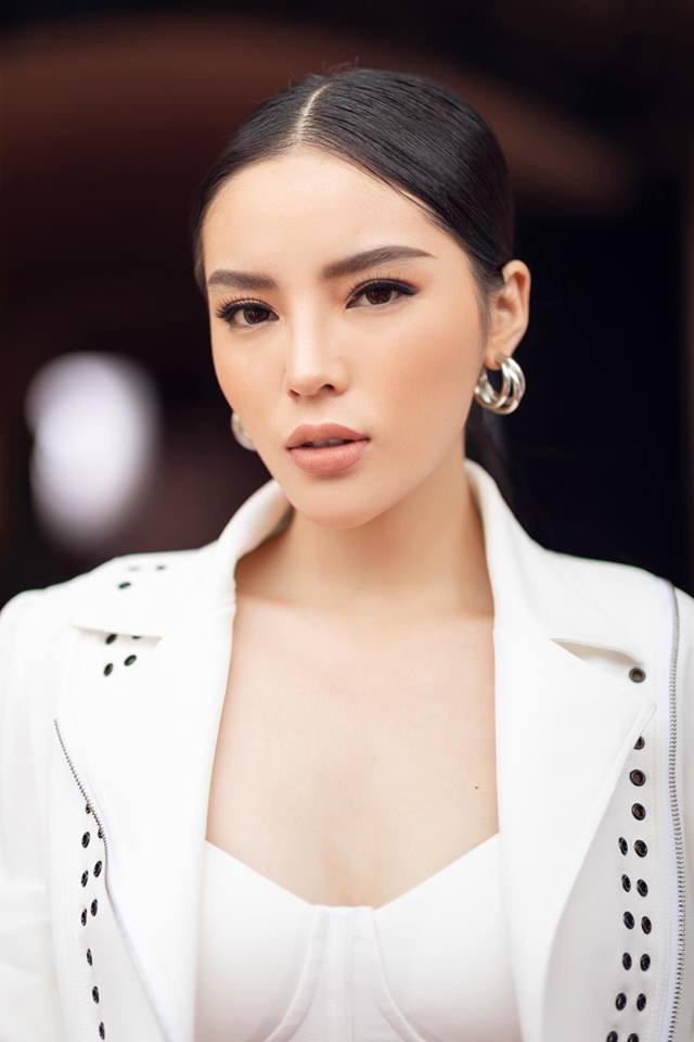 du xinh dep, nhung my nhan nay deu tro thanh tham hoa boi mot loi trang diem sai qua sai! - 1