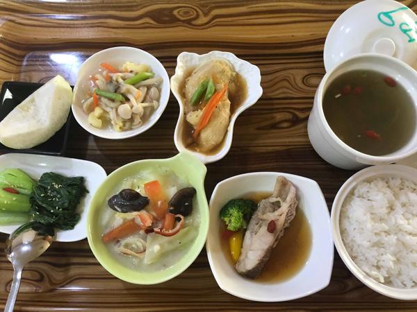 Mẹ Việt ở Đài Loan đi đẻ chỉ vác mỗi... bụng bầu, sinh đôi không mất một đồng - 7