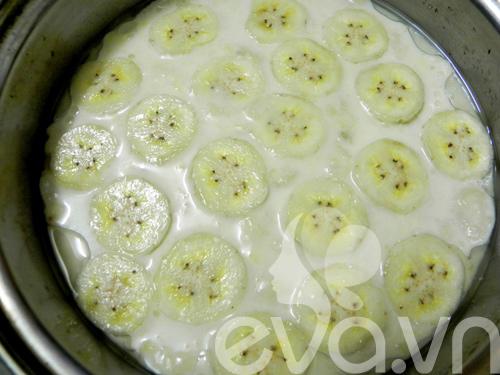 Cách làm bánh chuối hấp nước cốt dừa bằng nồi cơm điện - 6