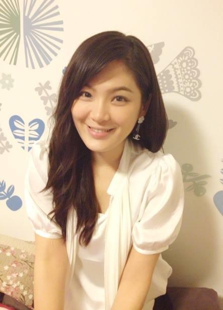 Những câu chuyện tình “lệch đủ đường” vẫn yêu bất chấp gây xôn xao MXH - 9