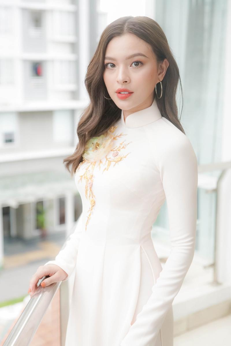 dam hoi lan khue: dan phu dau toan chan dai dinh dam, mac ao dai trang tuyet xinh - 7