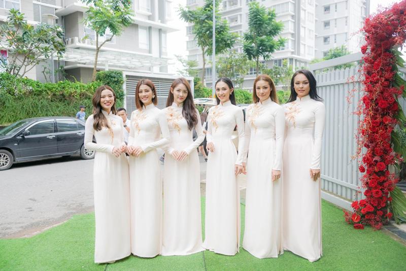 dam hoi lan khue: dan phu dau toan chan dai dinh dam, mac ao dai trang tuyet xinh - 3
