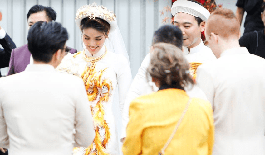 Nhan sắc Lan Khuê trong đám hỏi sáng nay: Đẹp như... bình thường! - 5