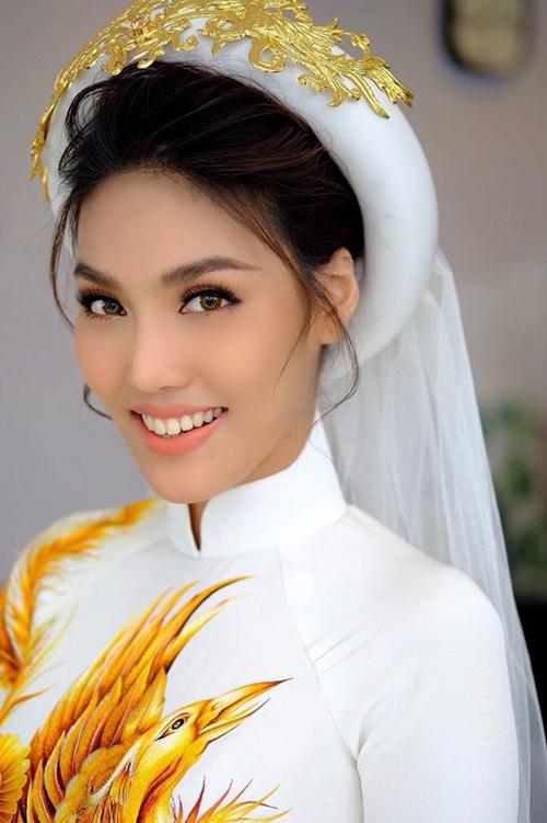 Nhan sắc Lan Khuê trong đám hỏi sáng nay: Đẹp như... bình thường! - 2