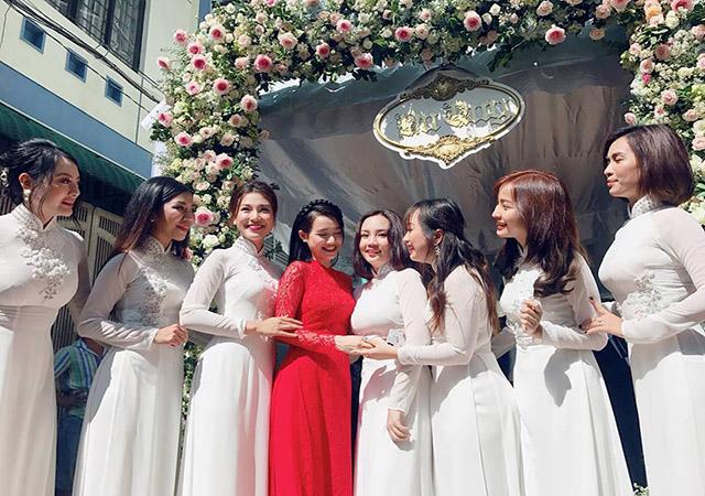 Nhan sắc kẻ 8 lạng người nửa cân của Lan Khuê và Nhã Phương ngày về nhà chồng - 6