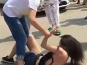 Tin tức - Chồng 88 tuổi ngoại tình, cô vợ 28 tuổi đánh ghen nhân tình trẻ sưng tím mặt mày