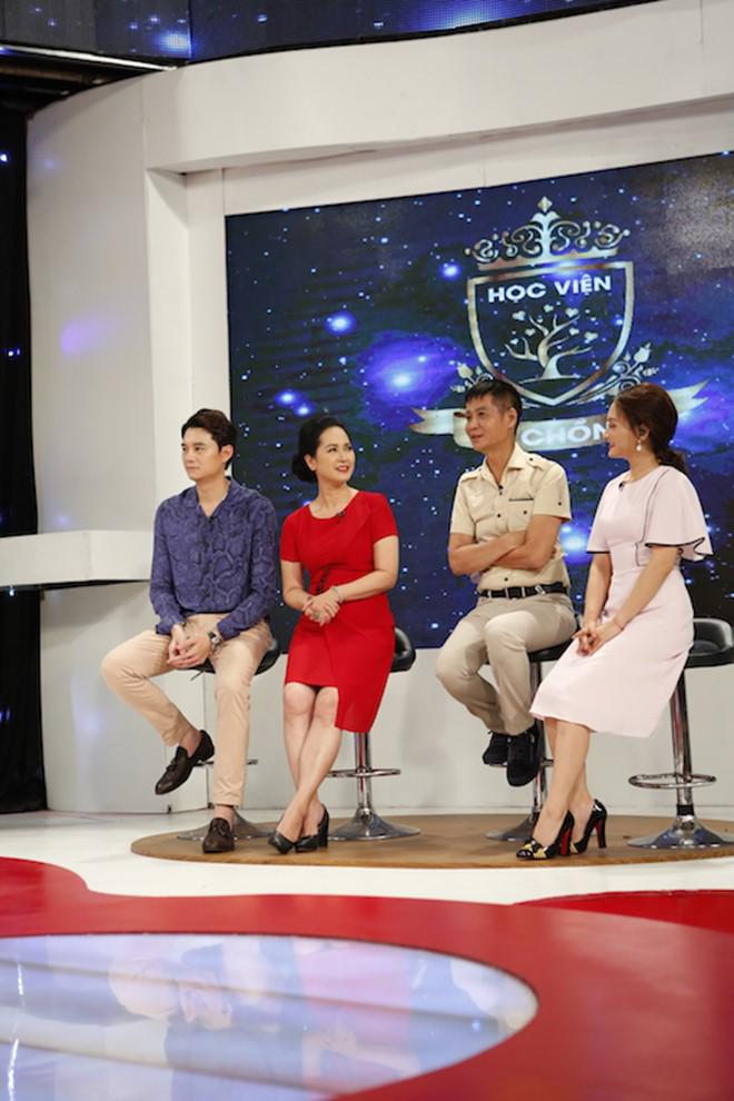 lam khanh chi phan ung: "lam sao phai so me chong?" - 1