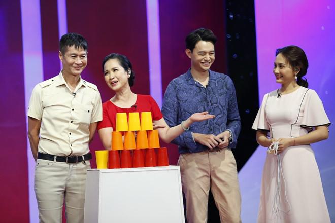lam khanh chi phan ung: "lam sao phai so me chong?" - 5