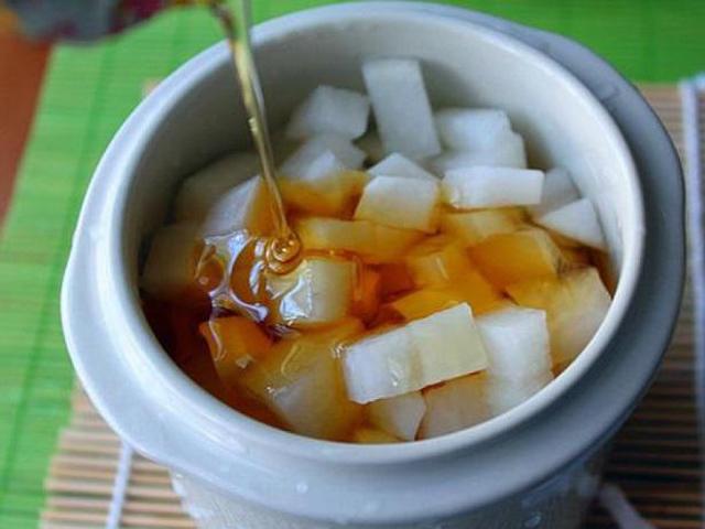 Gió lạnh đầu mùa, trị ho cho bé bằng những thực phẩm có sẵn