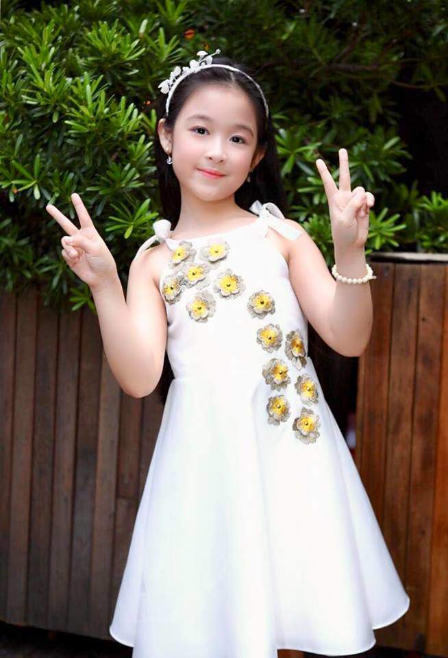 truoc khi noi o chung ket hoa hau vn 2018, co be 10 tuoi da song cuc sang chanh - 7