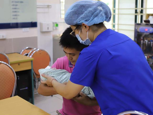 Mẹ Nam Định suy thận giai đoạn cuối vẫn sinh con khỏe mạnh như phép màu