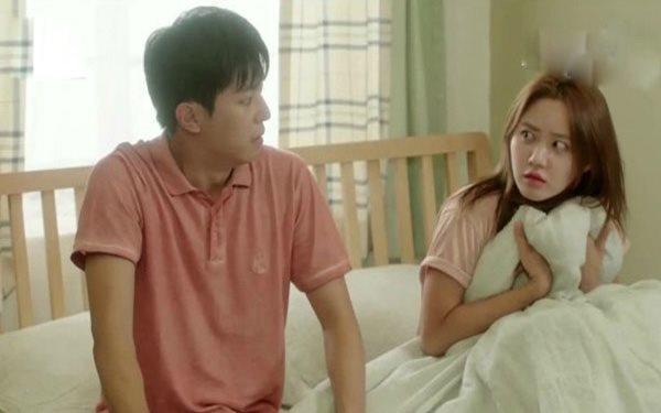 du em gai tinh cu vao nha nghi de tra dua co chi ai ngo bi danh up - 1